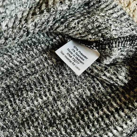 NWT Sonoma 2 piece pajama pants and top set - Picture 5 of 6